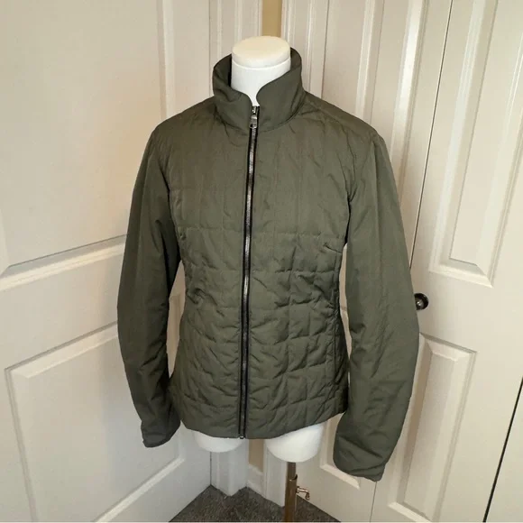 Aether Alta Quilted Jacket Discovery Olive Green Women’s Medium 3 Zip Coat - Picture 1 of 13